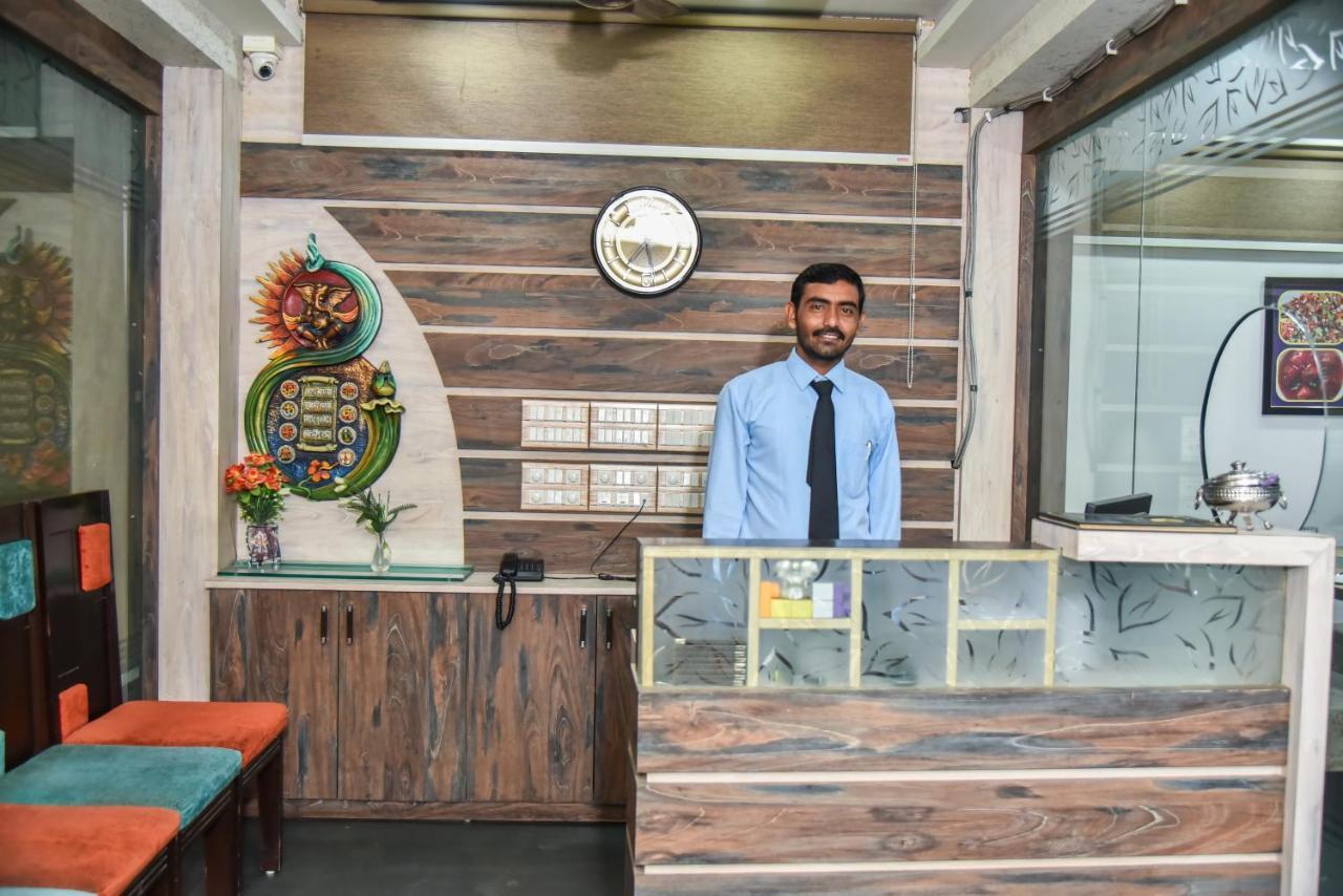 Hotel Tulsi Residency Bhuj Exterior foto