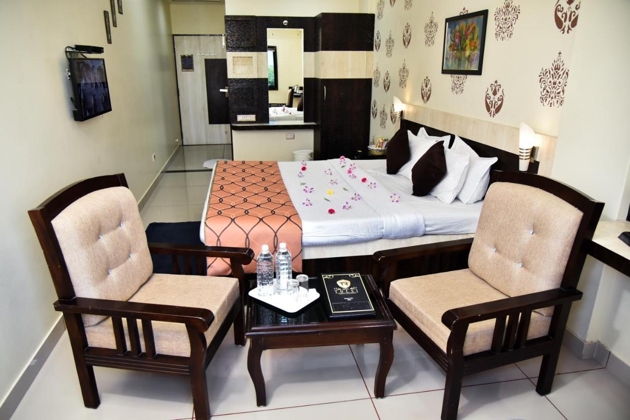 Hotel Tulsi Residency Bhuj Exterior foto